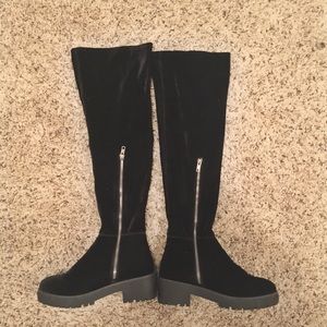 Velvet , chunky  knee high boots